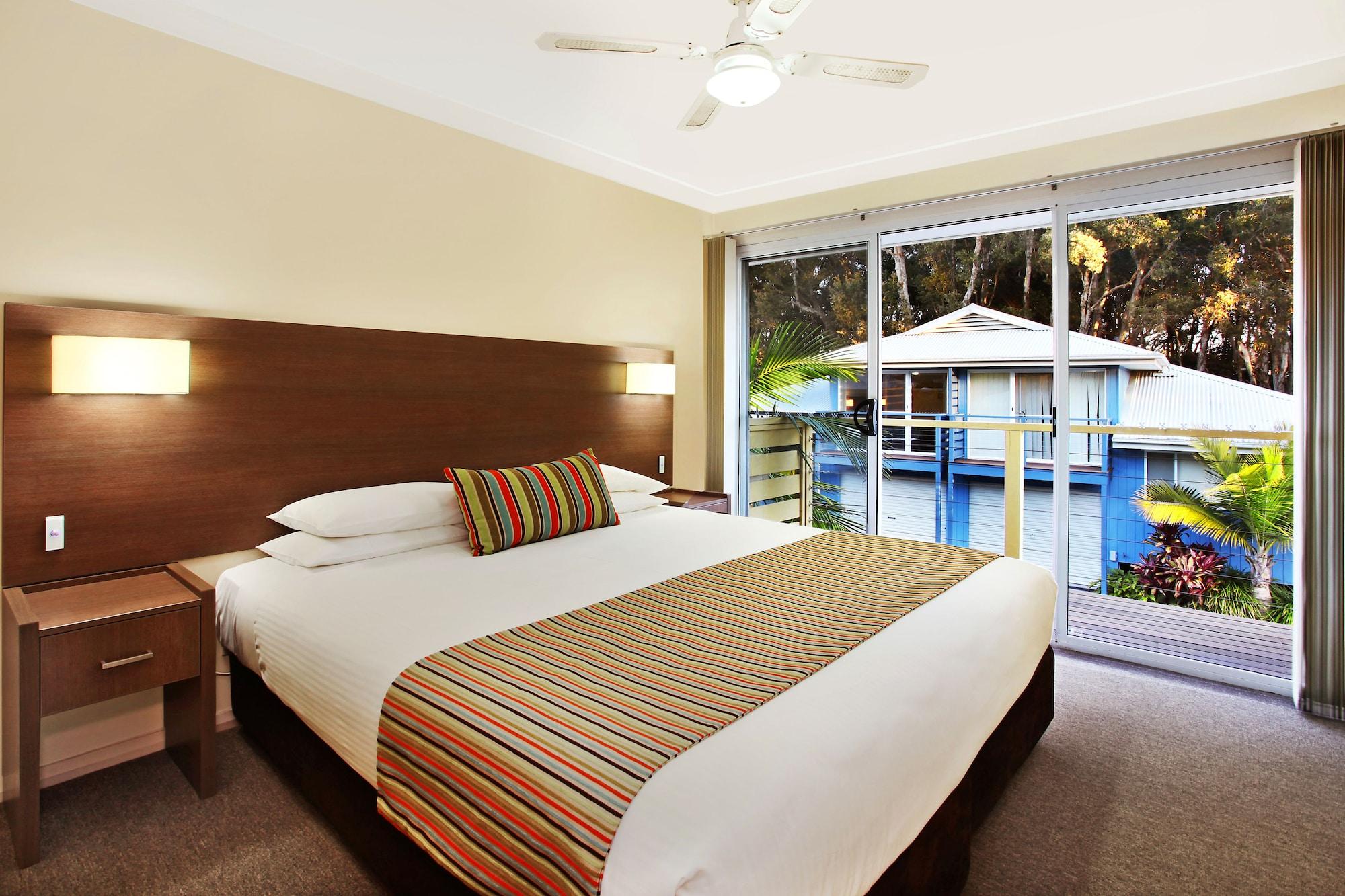 Flynns On Surf Beach Villas Порт Макари Екстериор снимка