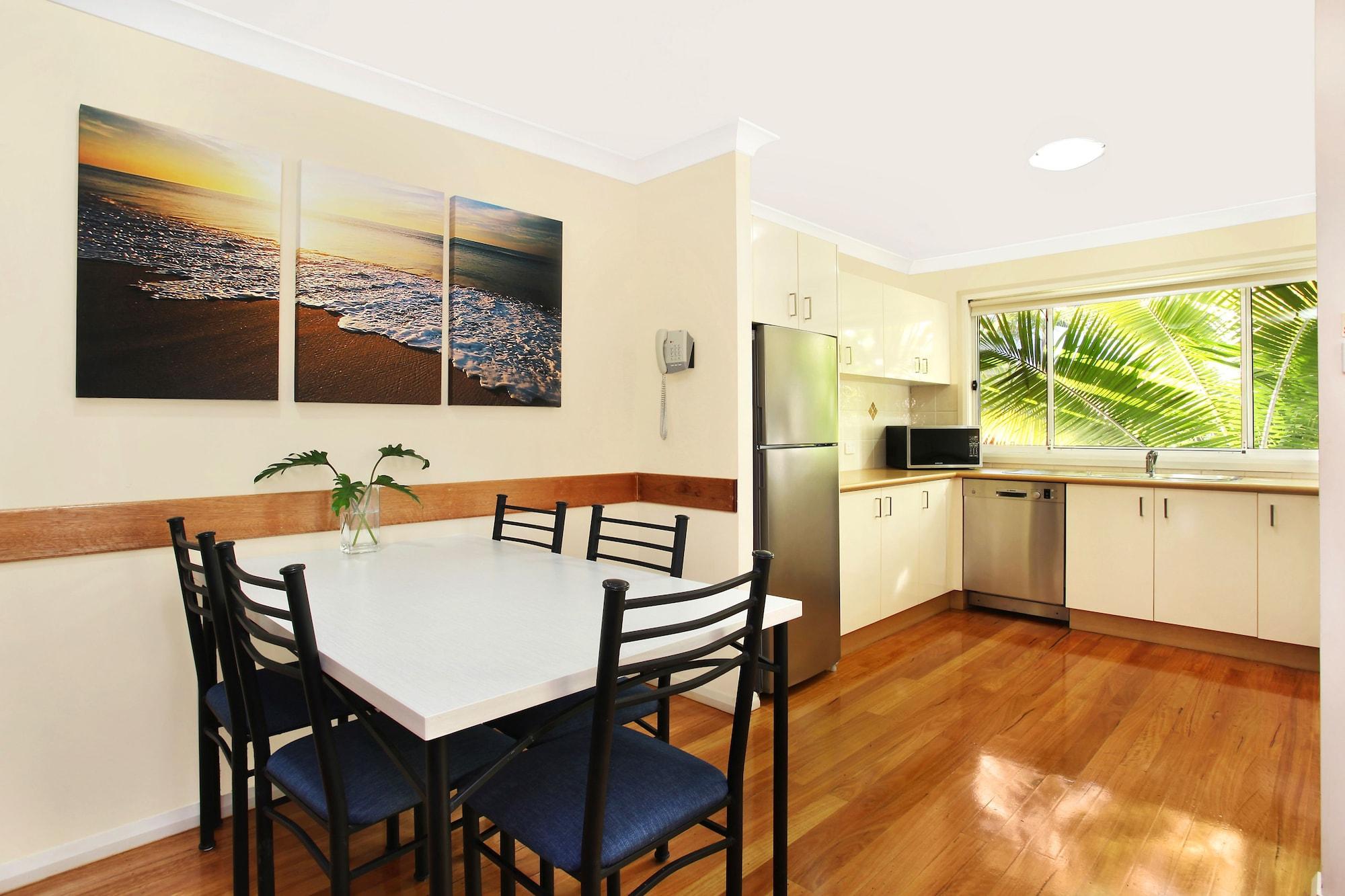 Flynns On Surf Beach Villas Порт Макари Екстериор снимка