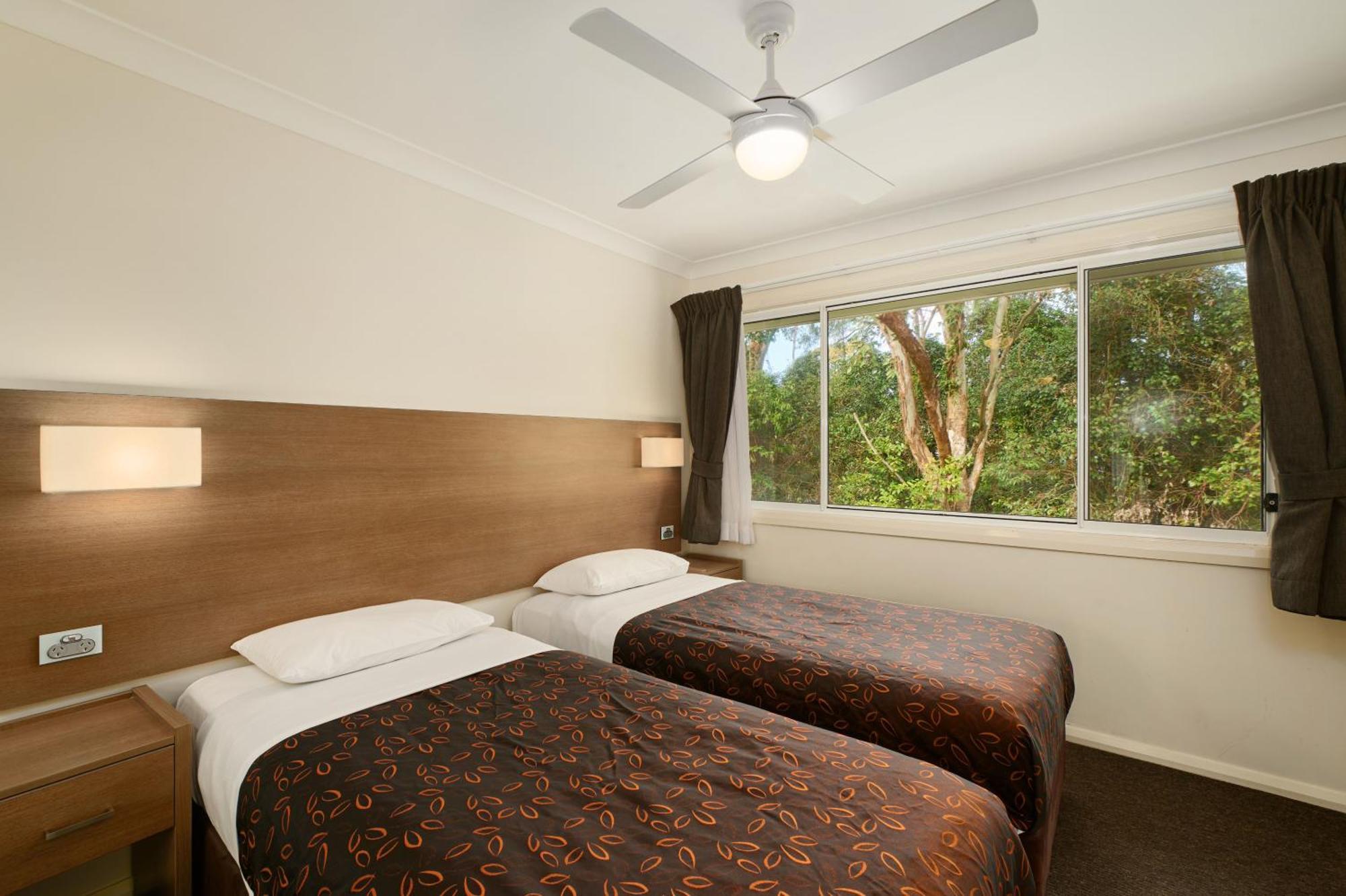 Flynns On Surf Beach Villas Порт Макари Екстериор снимка