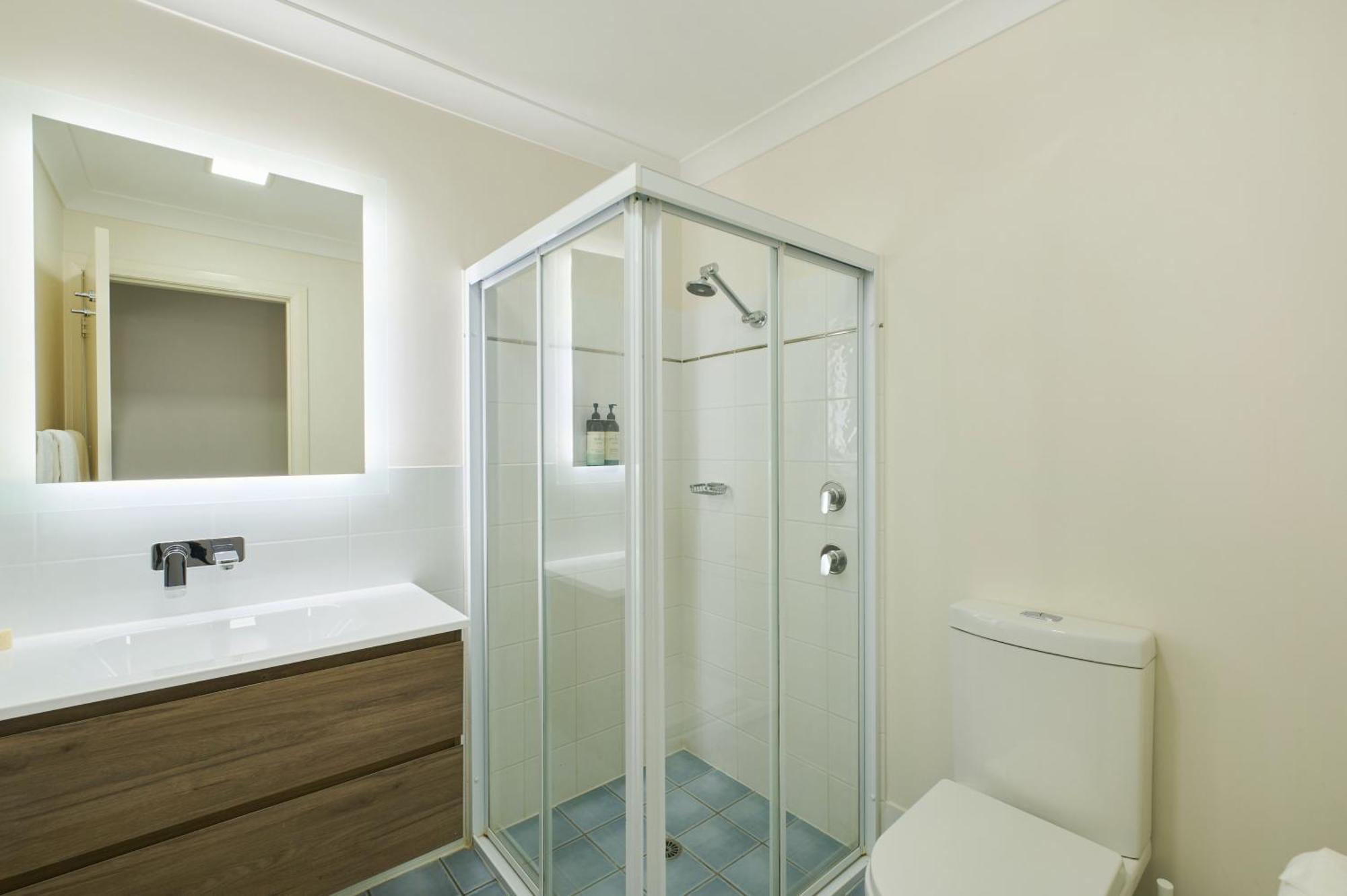 Flynns On Surf Beach Villas Порт Макари Екстериор снимка